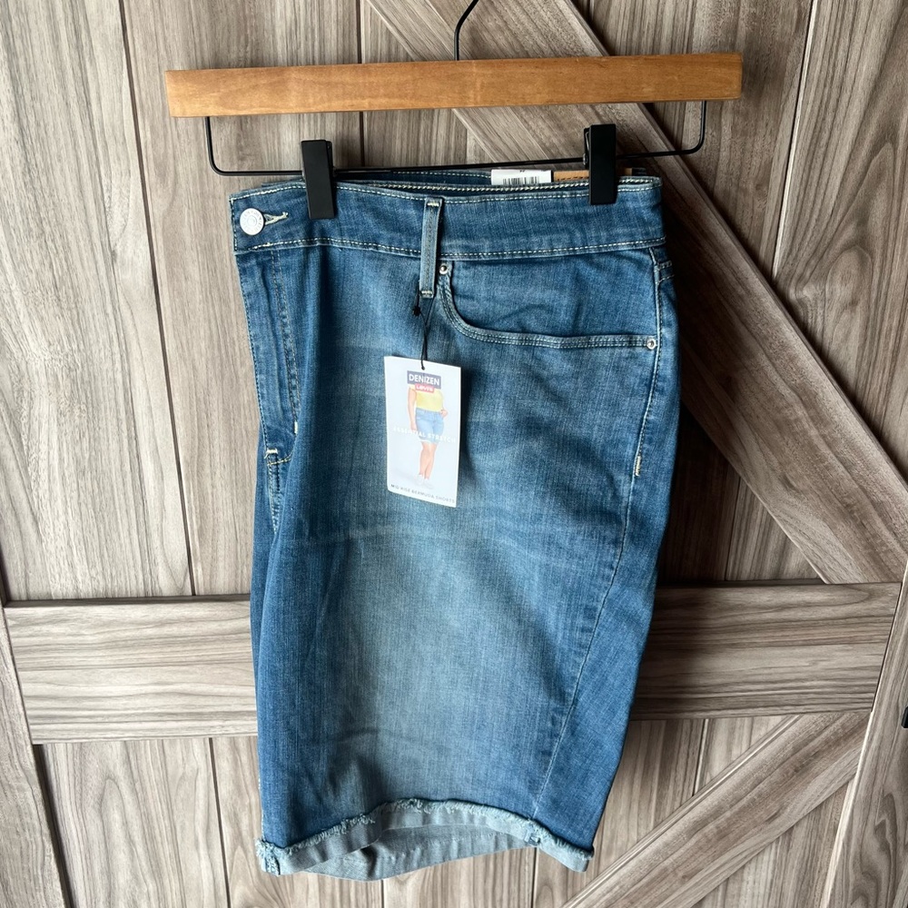 NWT - Levi’s Plus Size Bermuda Jean Shorts